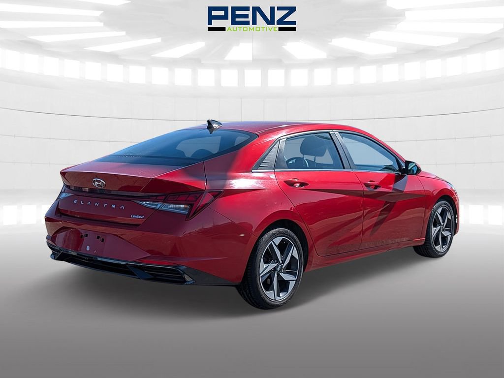 Used 2022 Hyundai Elantra Limited image 7
