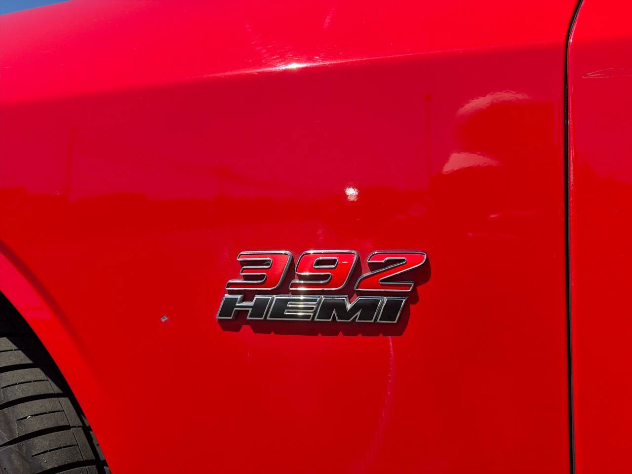 Used 2016 Dodge Challenger SRT w/ Technology Group RWD image 18