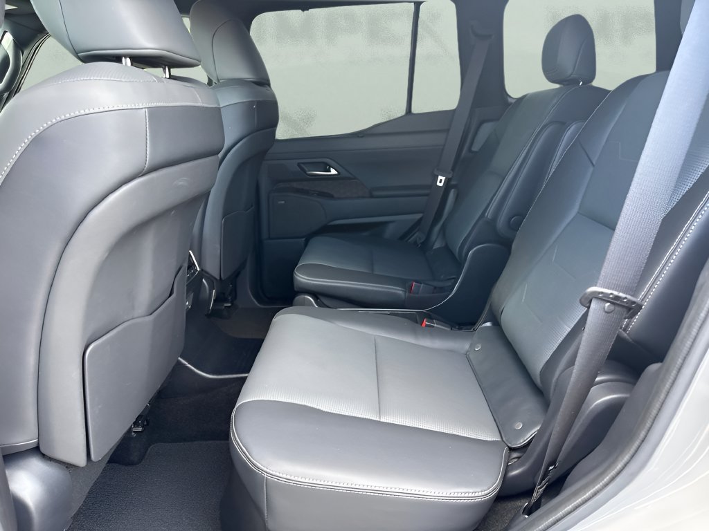 Used 2024 Lexus GX 550 w/ Accessory Package (2T) AWD/4WD image 12
