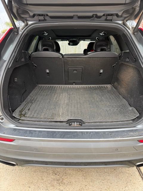 Used 2020 Volvo XC60 T5 R-Design w/ Protection Package Premier image 11