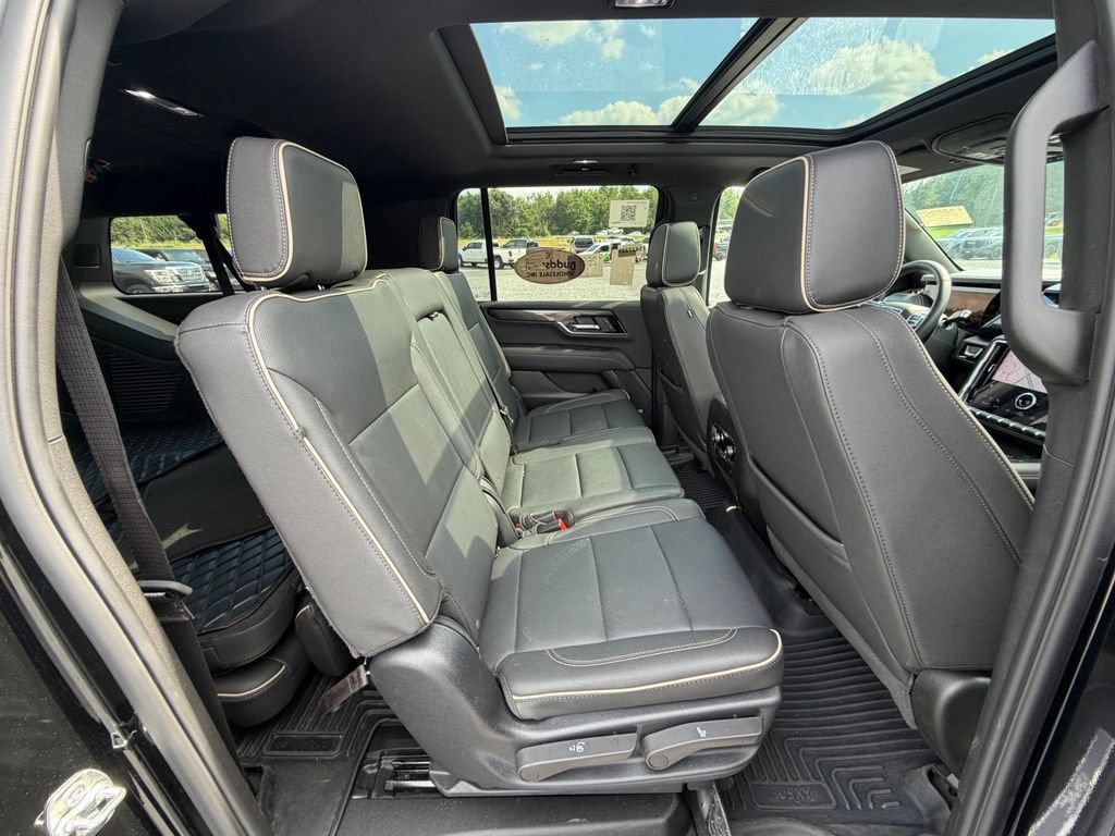 Used 2025 GMC Yukon XL Elevation AWD/4WD image 12