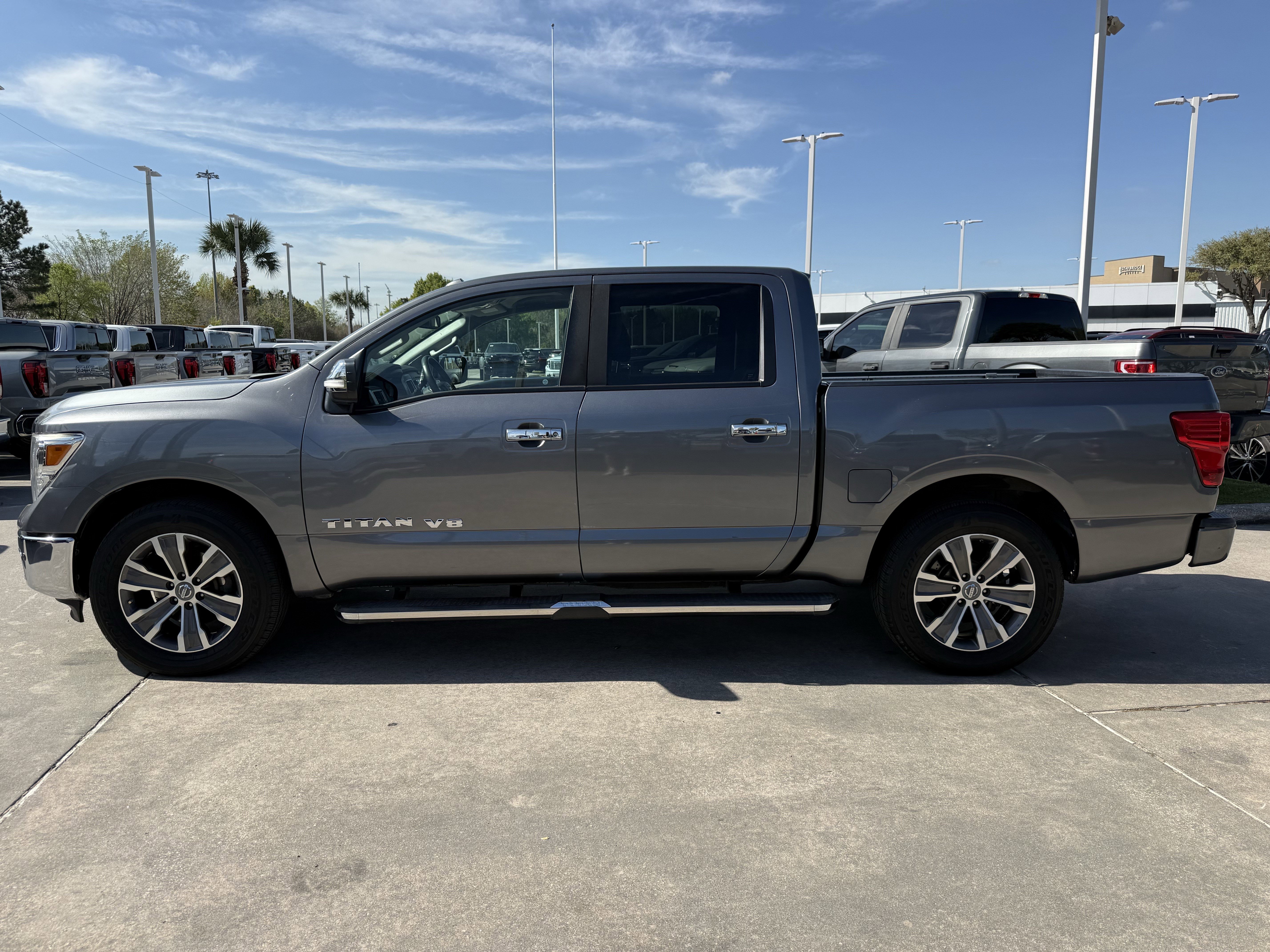 Used 2018 Nissan Titan SL image 8