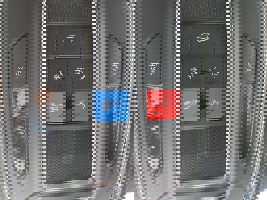 New 2025 Jeep Grand Cherokee Limited w/ MOPAR Finishing Package image 32