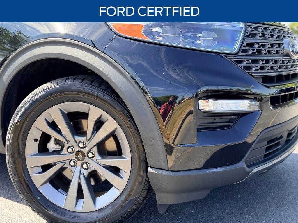 Used 2023 Ford Explorer XLT w/ Equipment Group 202A image 3