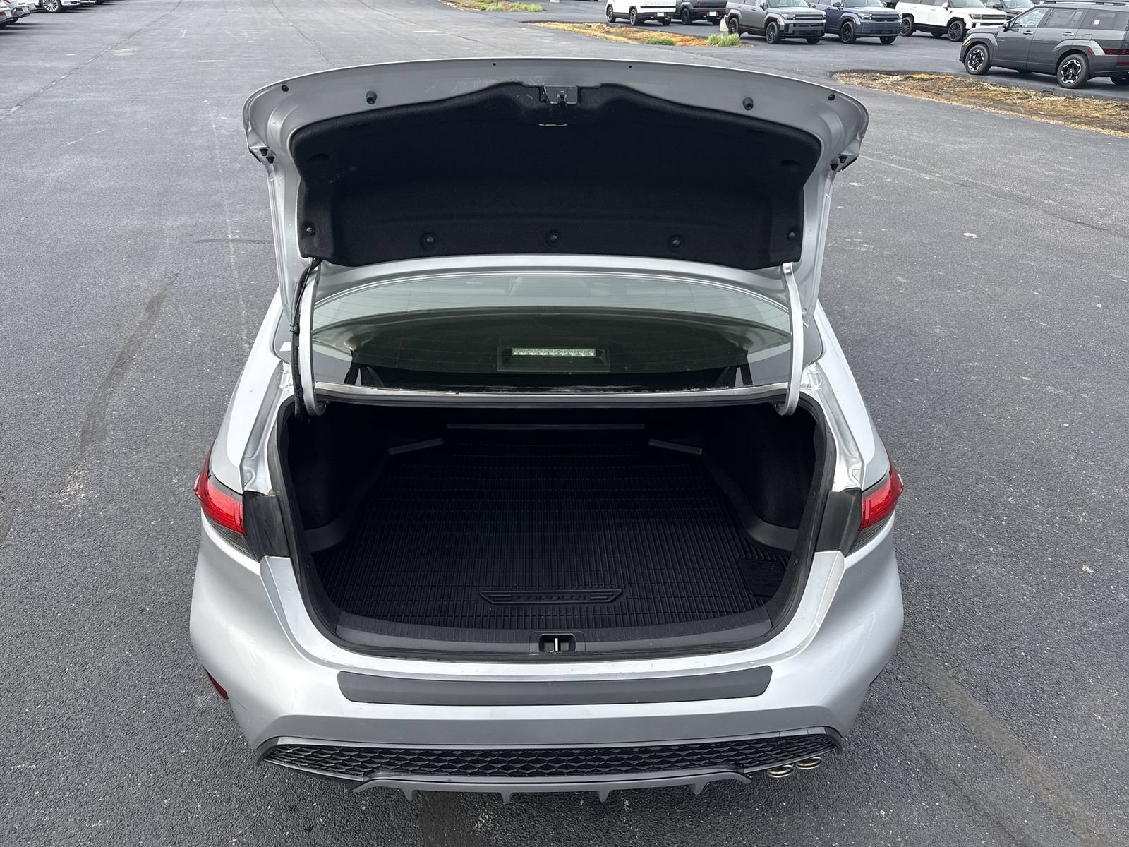 Used 2022 Toyota Corolla XSE FWD image 24