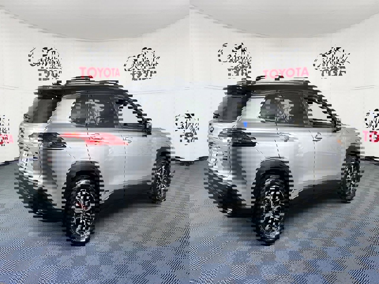 Used 2024 Toyota Corolla Cross SE w/ Moonroof Package image 7