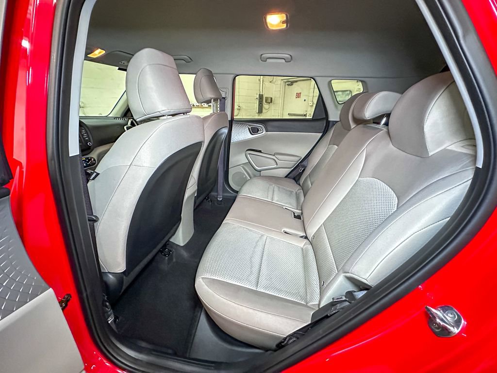 Used 2023 Kia Soul LX w/ LX Technology Package image 24