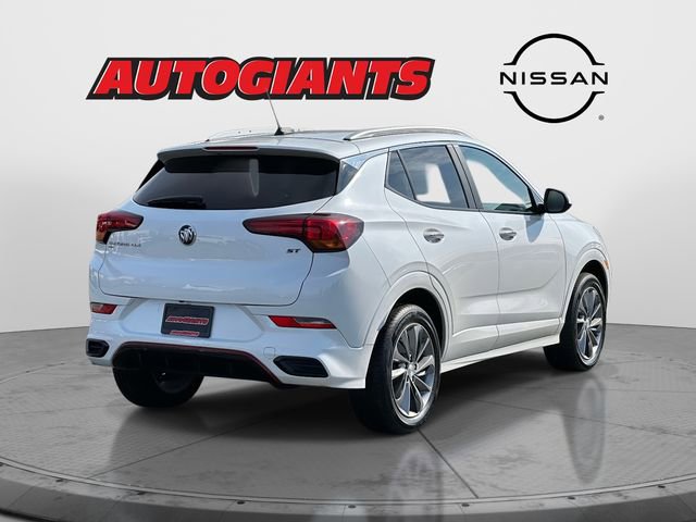 Used 2022 Buick Encore GX Select w/ Sport Touring Package image 2