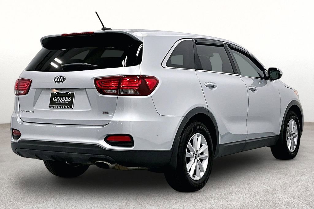 Used 2019 Kia Sorento L FWD image 2