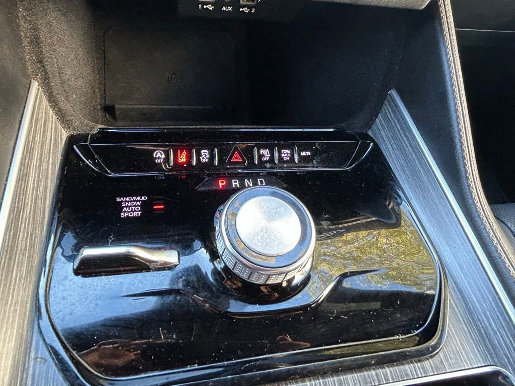 Used 2024 Jeep Wagoneer Series II w/ Flexible Seating Group image 22