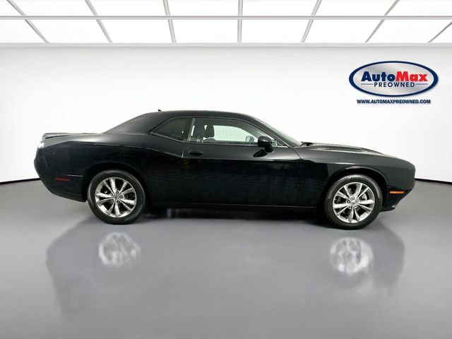 Used 2022 Dodge Challenger SXT w/ Driver Convenience Group image 10
