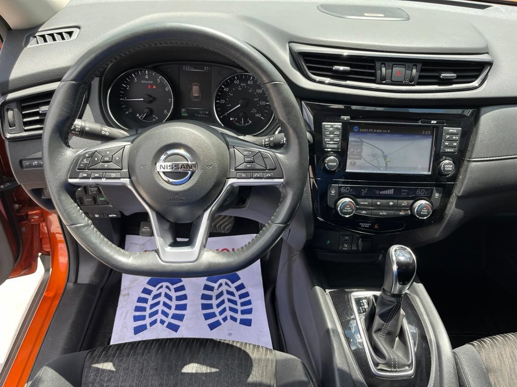 Used 2017 Nissan Rogue SV AWD/4WD image 8