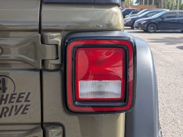Used 2025 Jeep Wrangler Sport AWD/4WD image 13