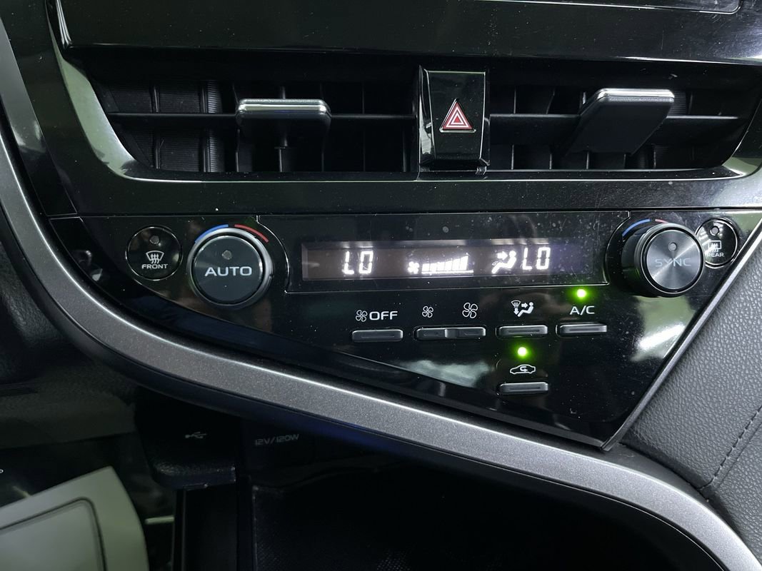 Used 2022 Toyota Camry LE image 22