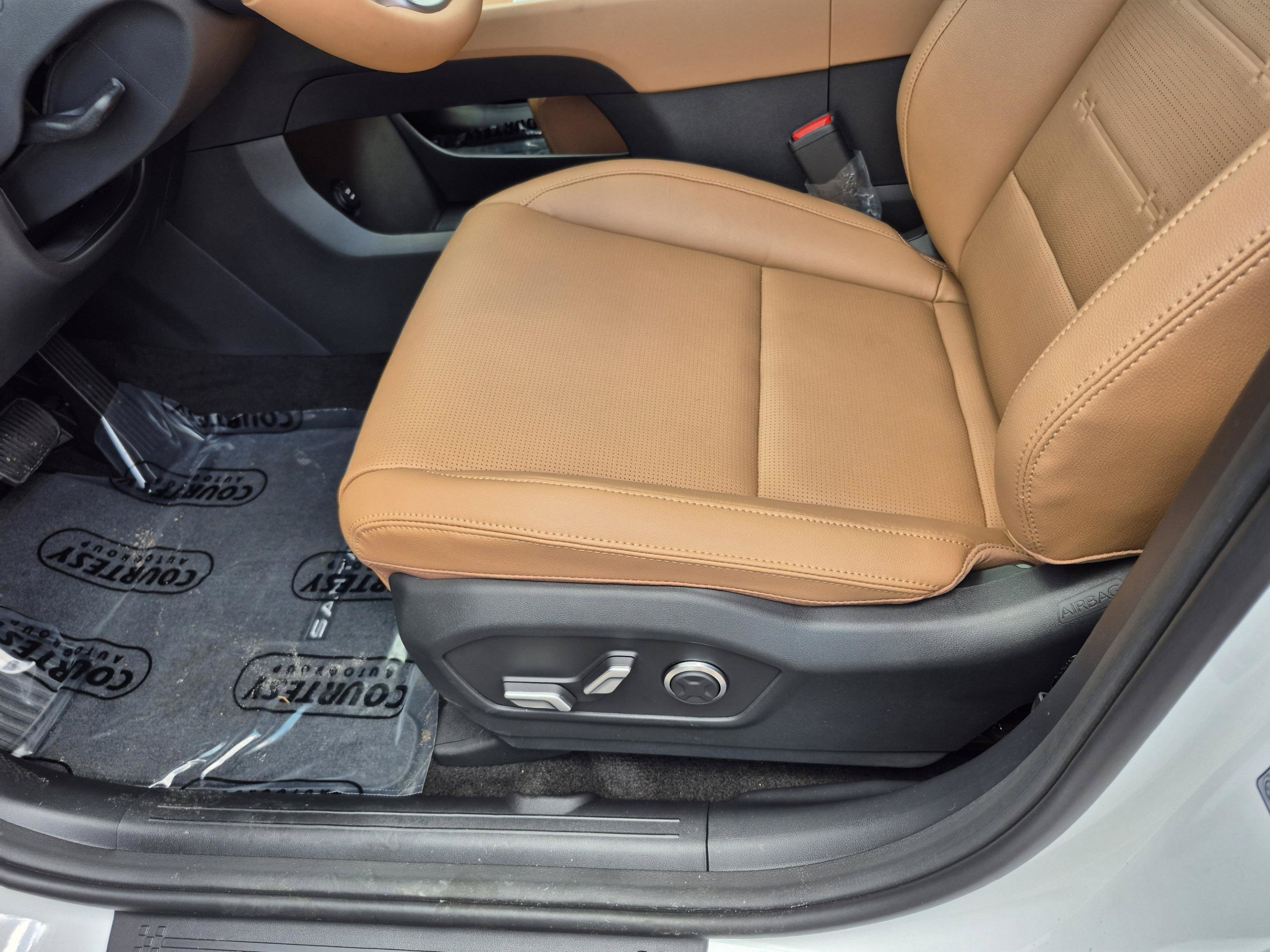 New 2026 Hyundai Santa Fe Limited FWD image 23