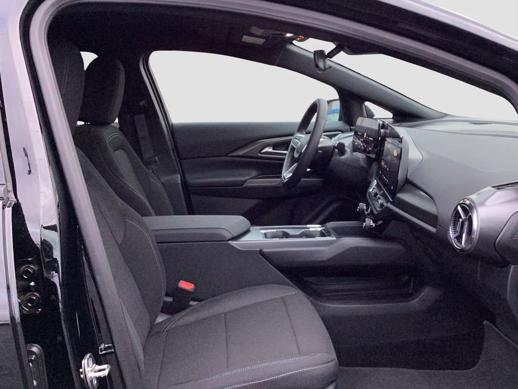 New 2026 Chevrolet Equinox EV LT image 18