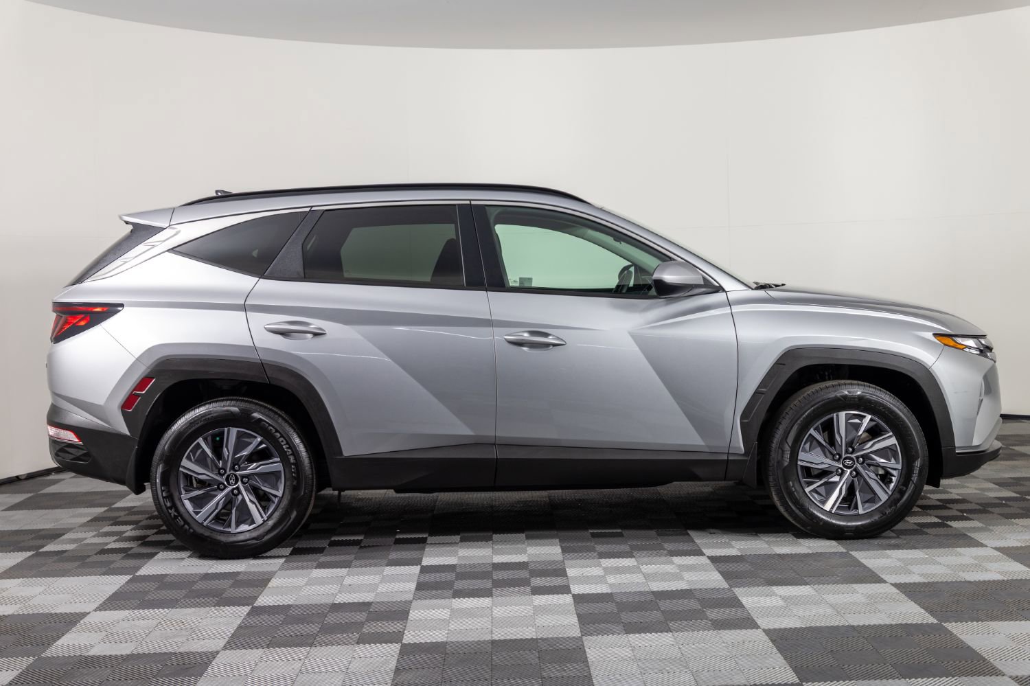 Used 2024 Hyundai Tucson Blue image 9