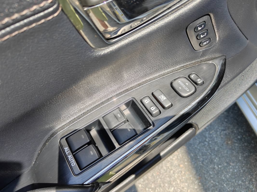 Used 2015 Toyota Avalon XLE Touring FWD image 12