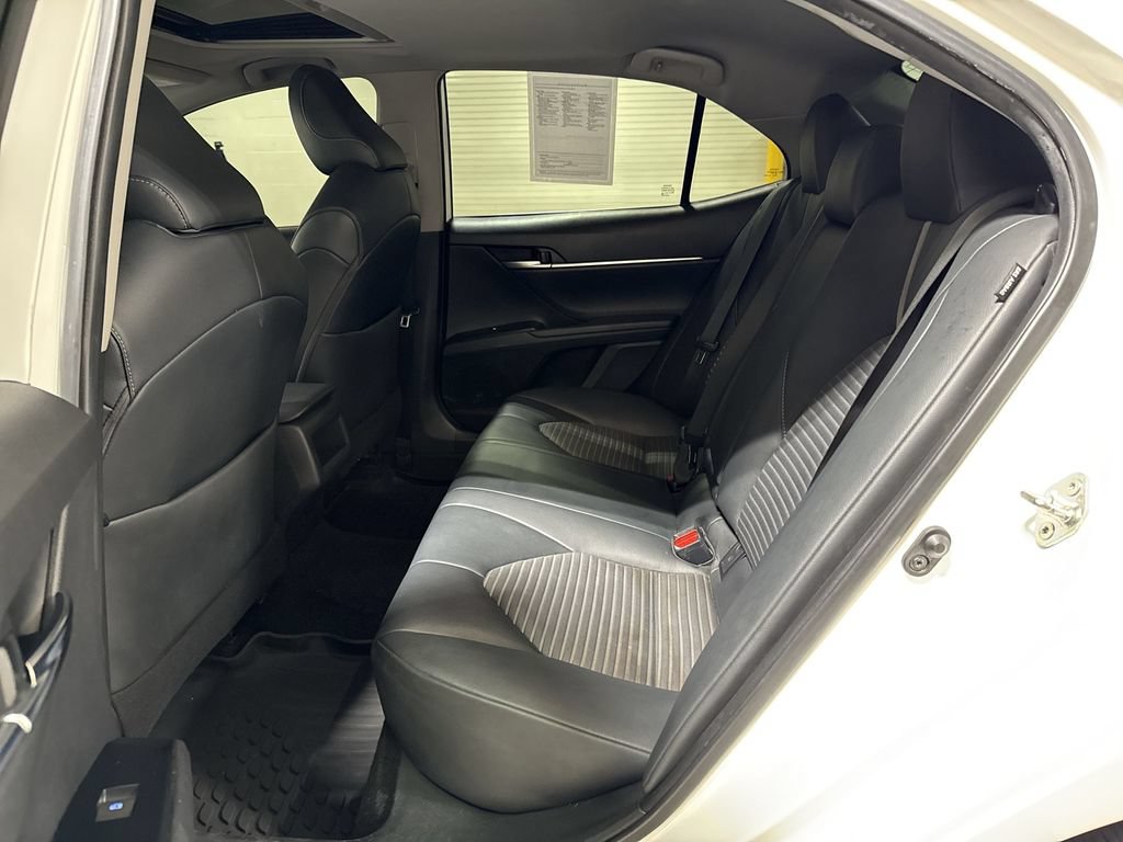 Used 2019 Toyota Camry SE w/ Convenience Package FWD image 23
