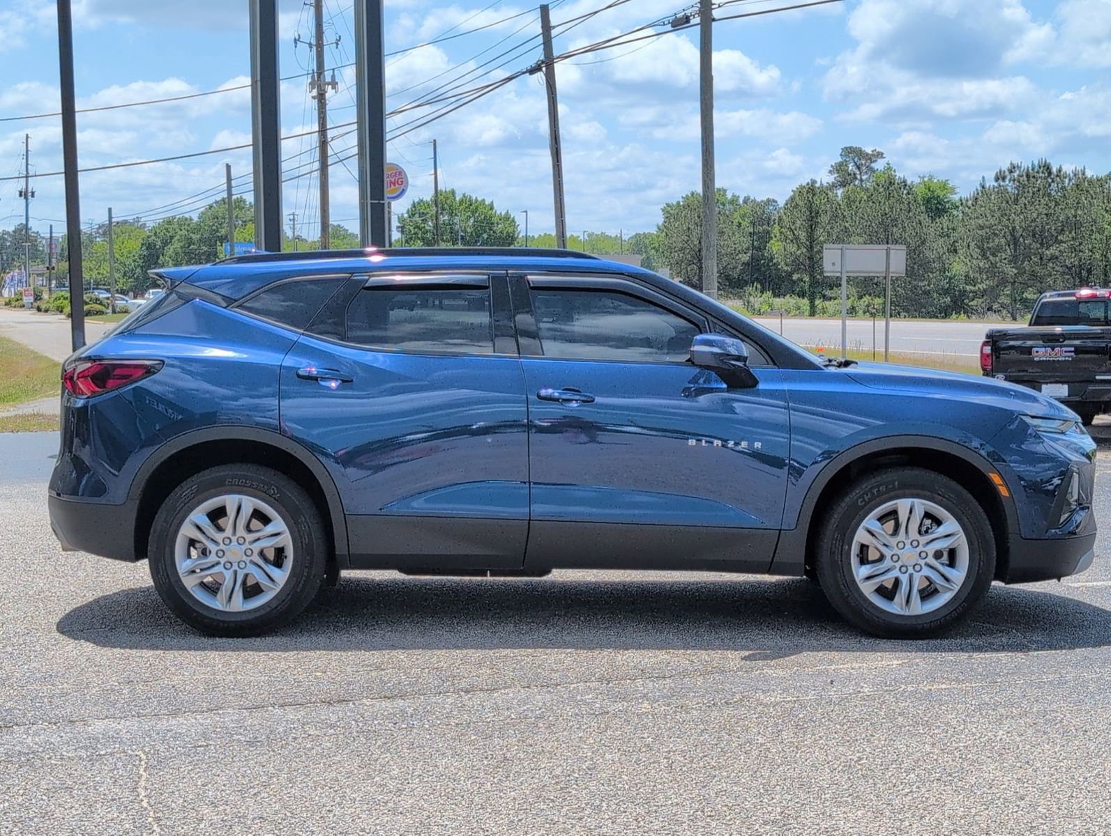 Used 2022 Chevrolet Blazer LT FWD image 6