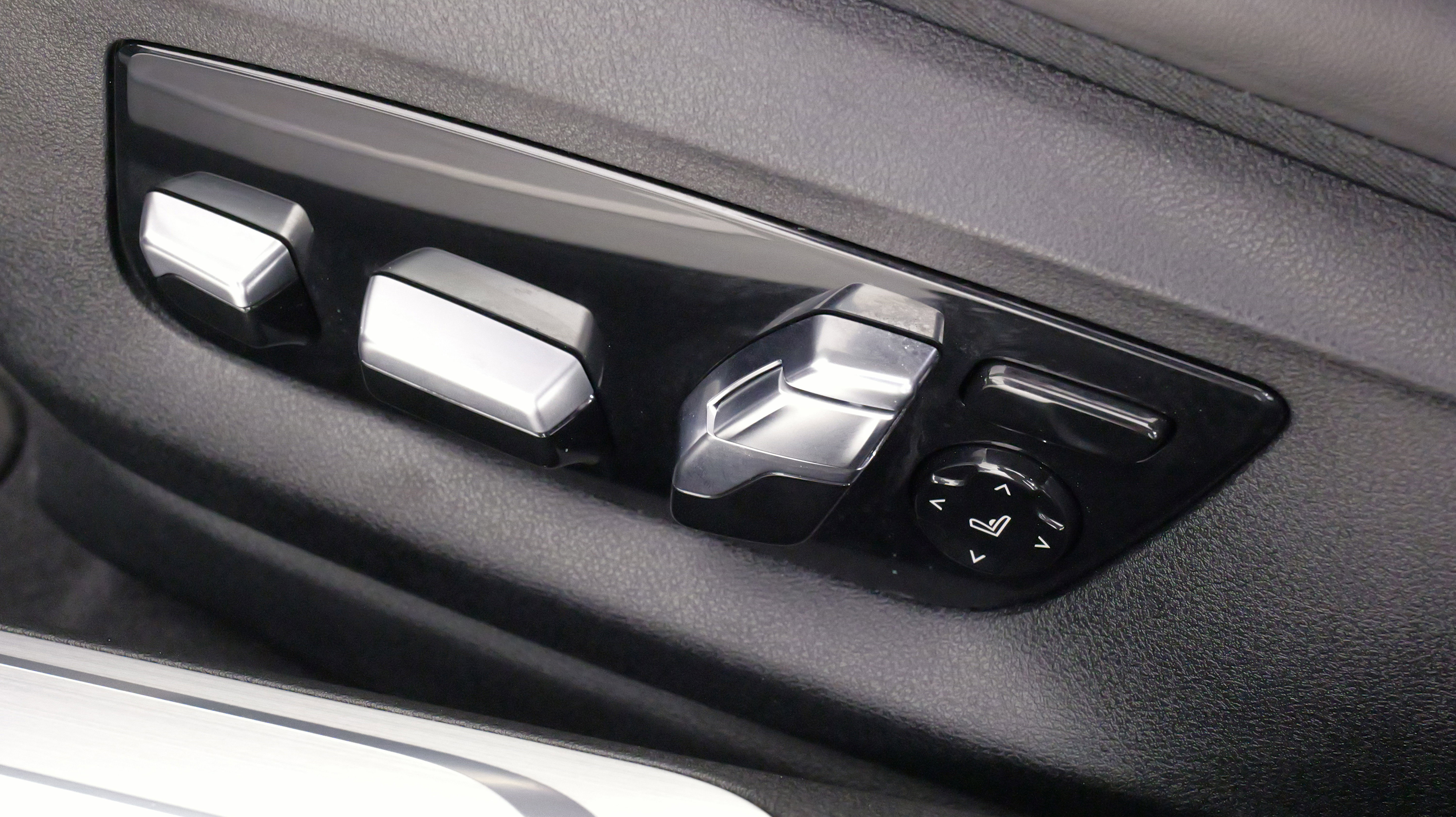 Used 2022 BMW 750i xDrive 750i xDrive w/ Executive Package image 46