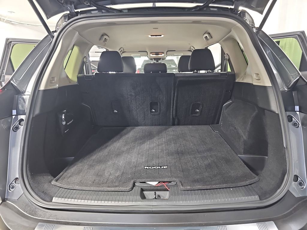 Used 2023 Nissan Rogue SV image 15