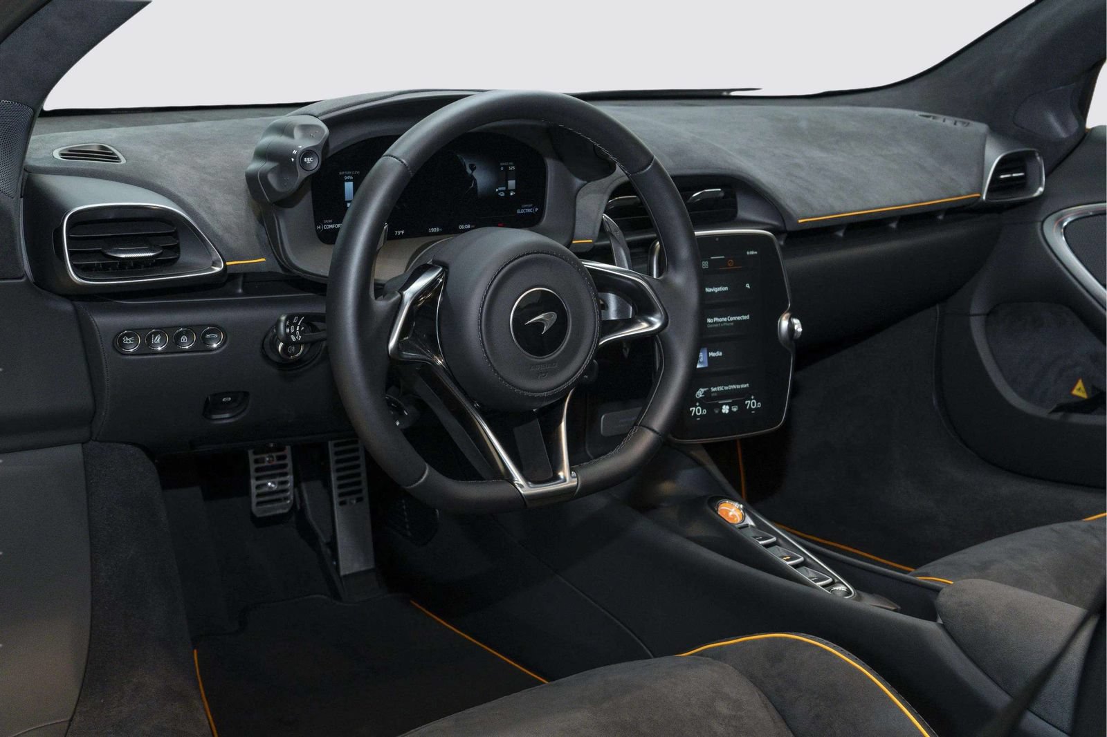 Used 2026 McLaren Artura Spider RWD image 23
