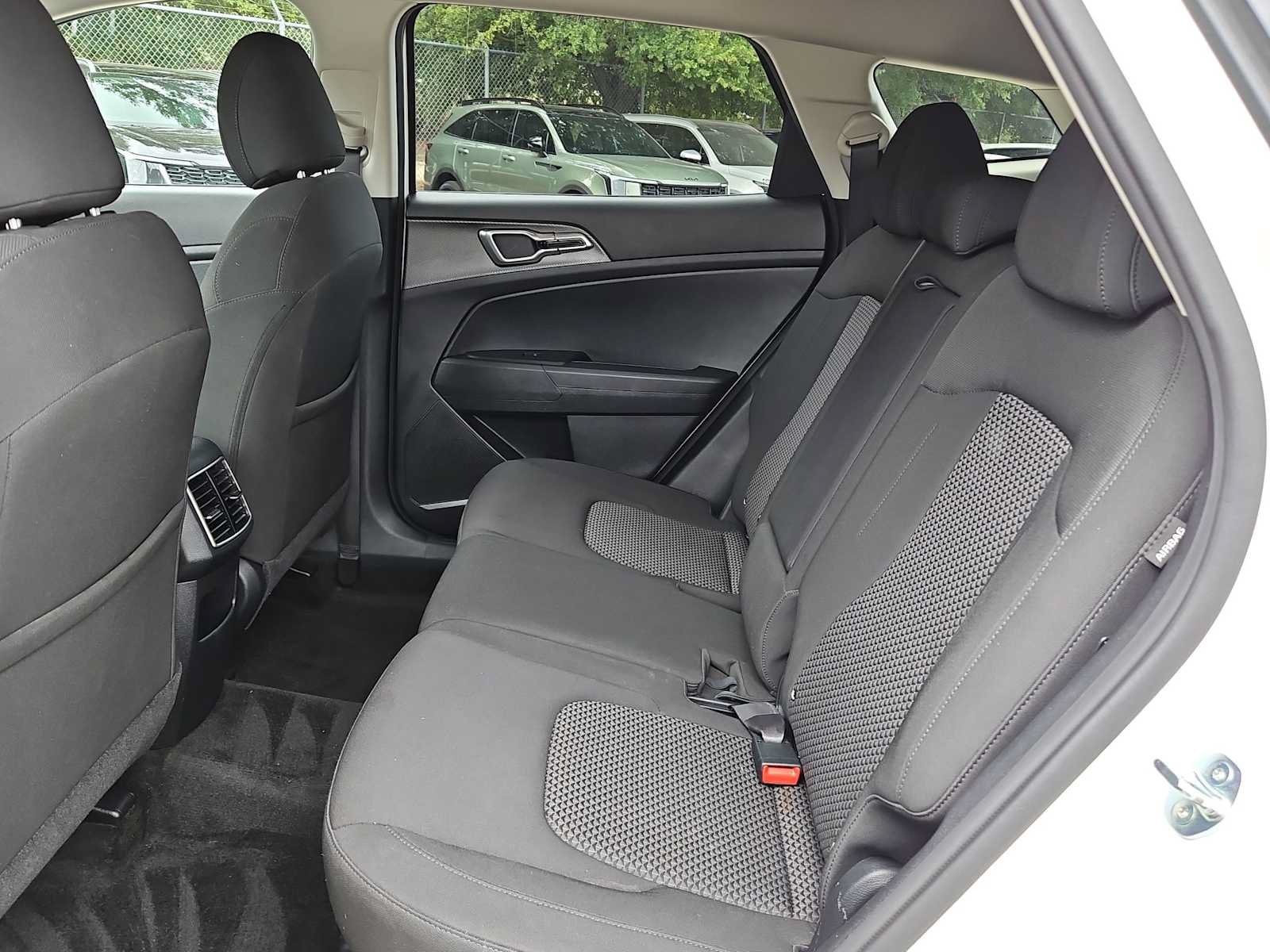 Certified 2024 Kia Sportage LX FWD image 17