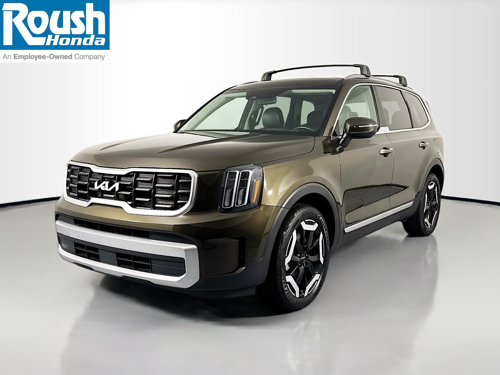 Used 2023 Kia Telluride S FWD image 1