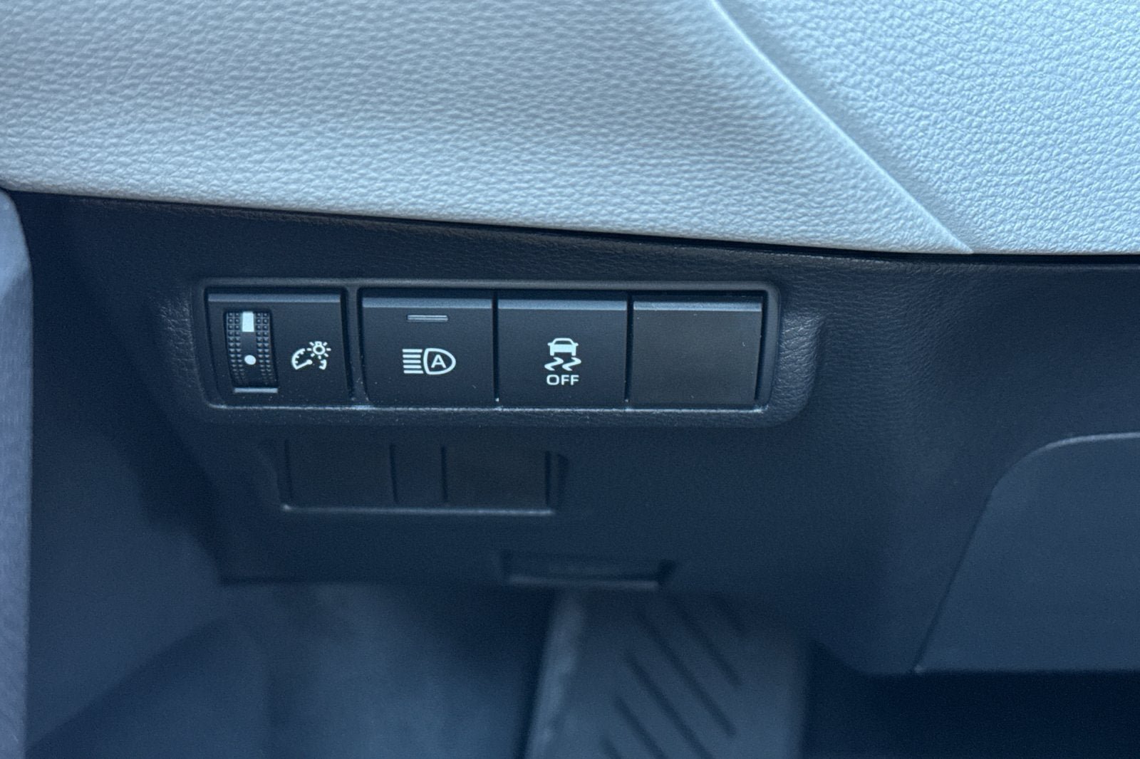 New 2026 Toyota Corolla Cross L FWD image 28