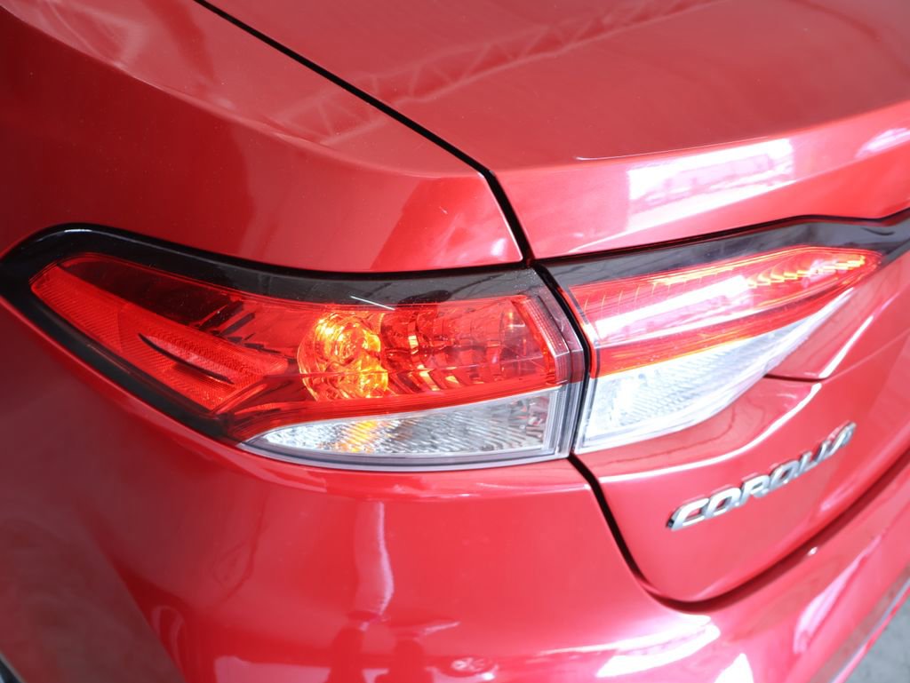 Used 2021 Toyota Corolla LE FWD image 28