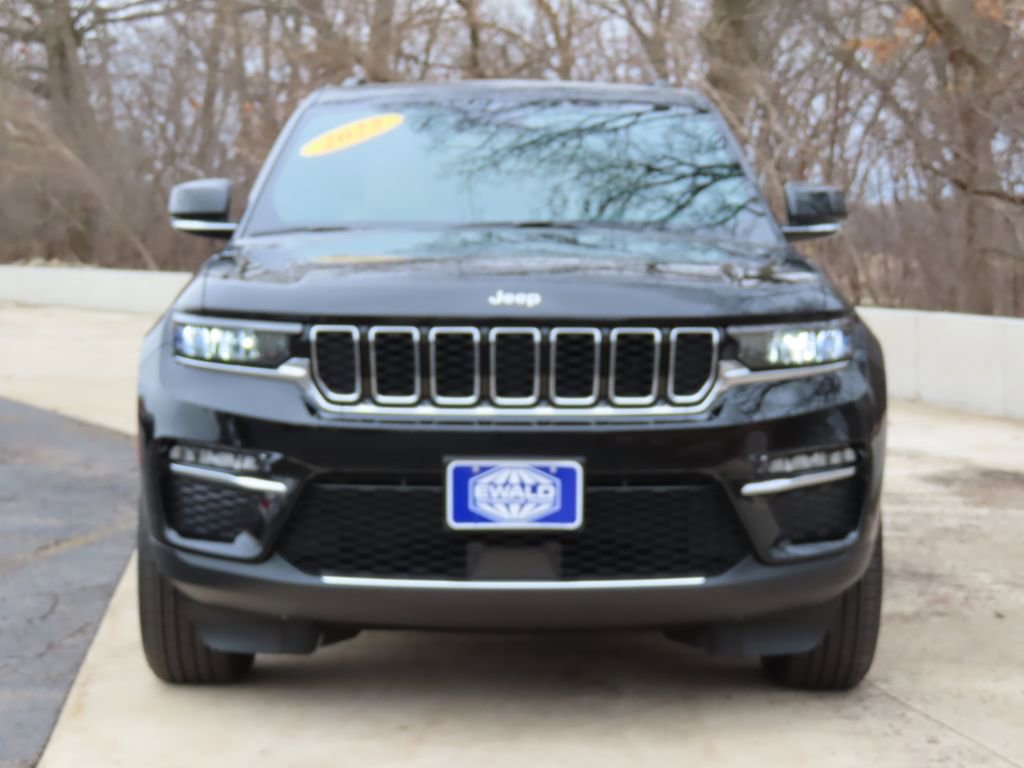 Used 2025 Jeep Grand Cherokee Limited AWD/4WD image 12