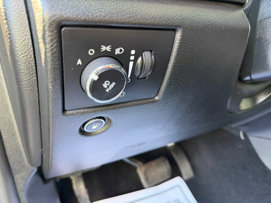 Used 2020 Jeep Grand Cherokee Laredo w/ Security & Convenience Group AWD/4WD image 19