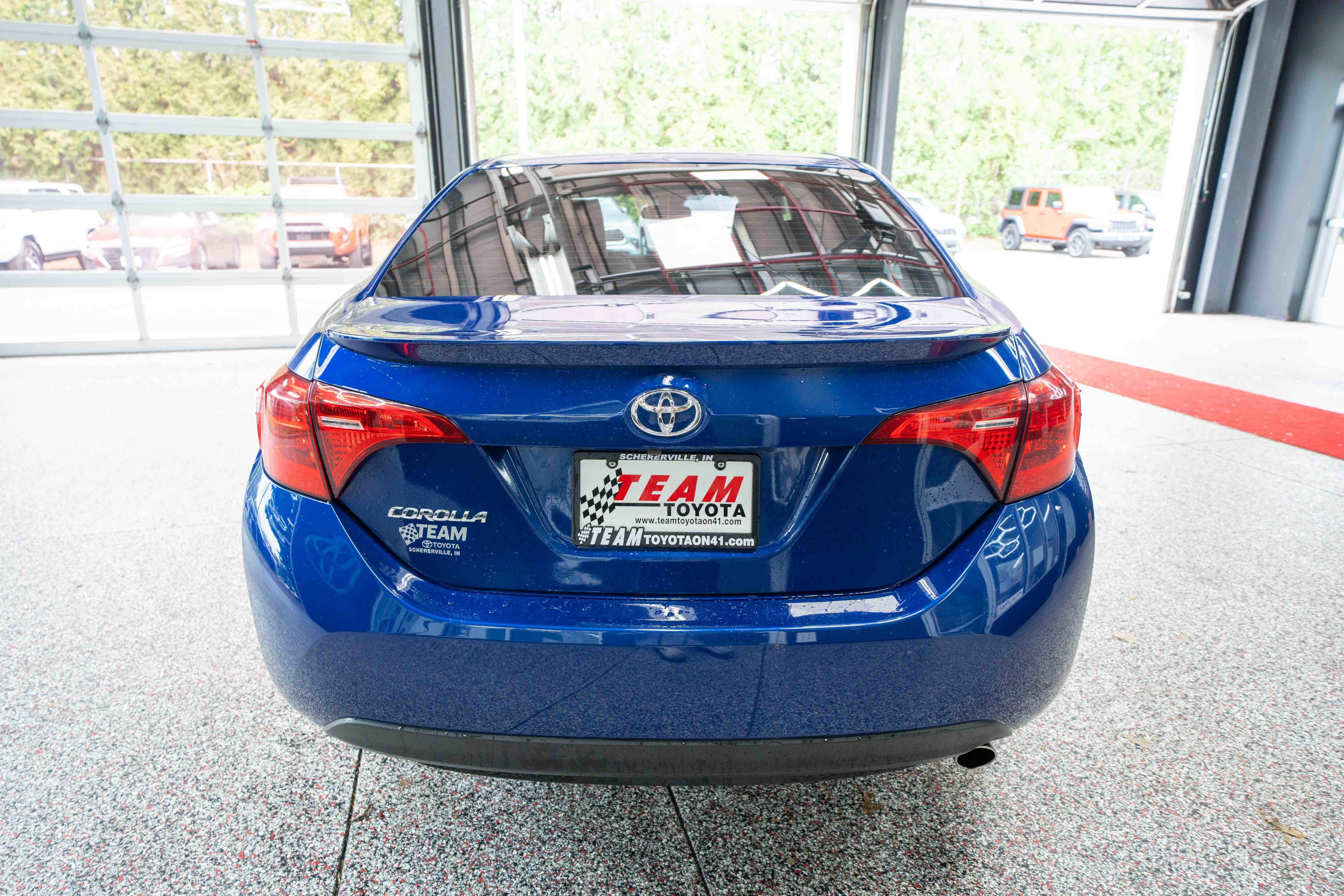 Used 2017 Toyota Corolla SE FWD image 3