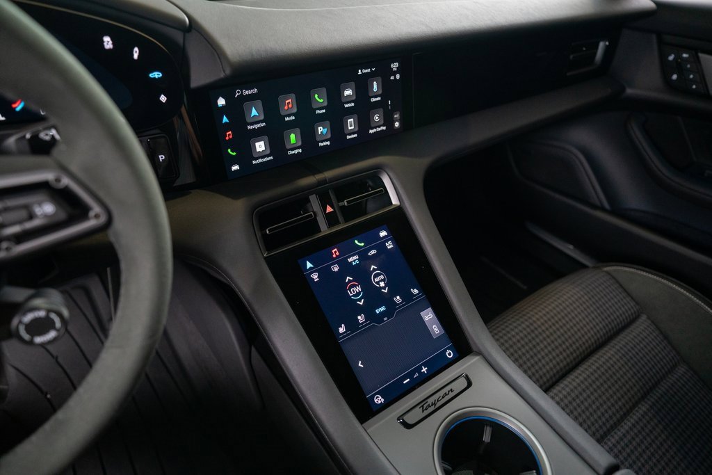 New 2025 Porsche Taycan image 26