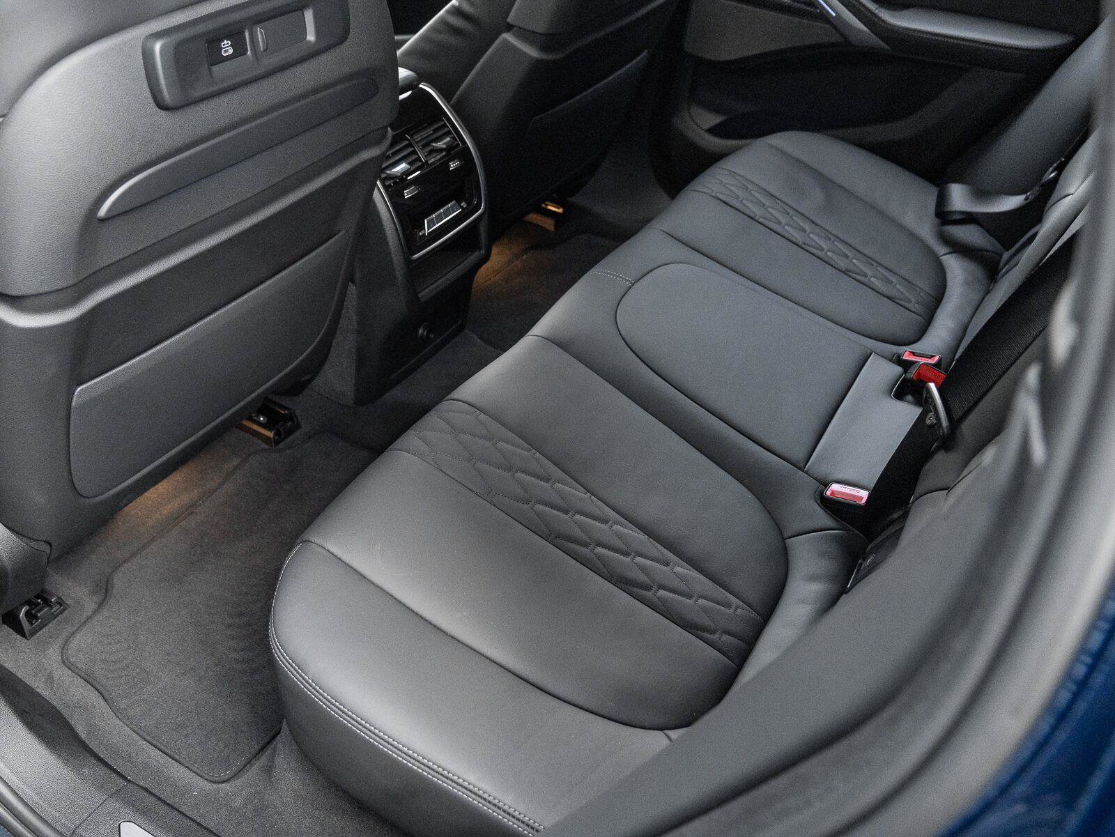 Used 2022 BMW X6 M50i w/ Executive Package AWD/4WD image 23