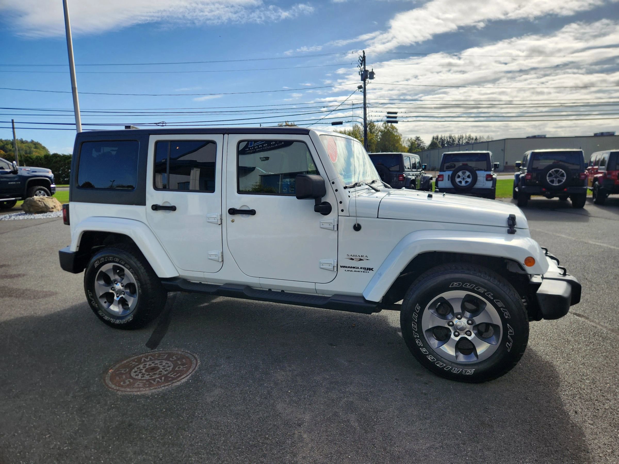Used 2018 Jeep Wrangler Unlimited Sahara image 18
