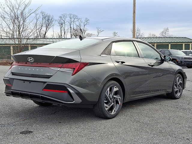 New 2026 Hyundai Elantra Limited FWD image 4
