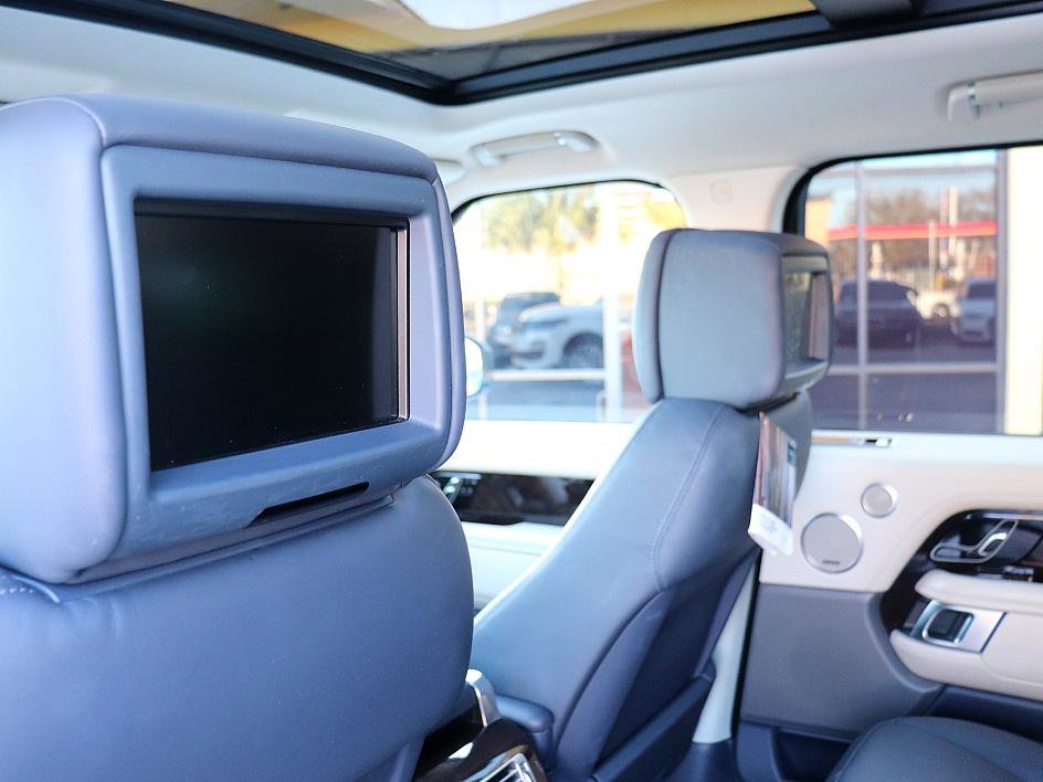 Used 2019 Land Rover Range Rover HSE image 16