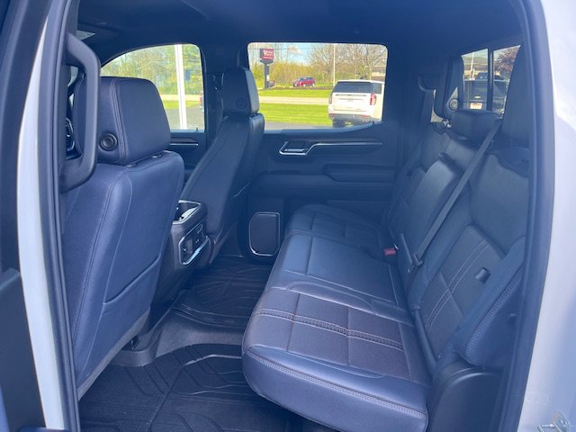 Used 2024 Chevrolet Silverado 1500 High Country w/ Technology Package image 17