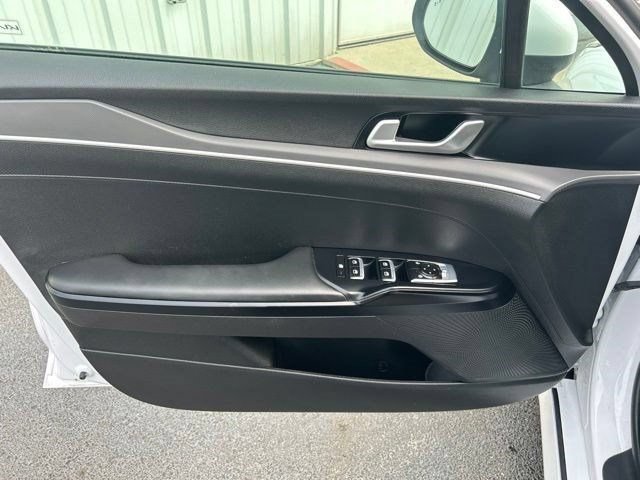Used 2023 Kia K5 LXS FWD image 11
