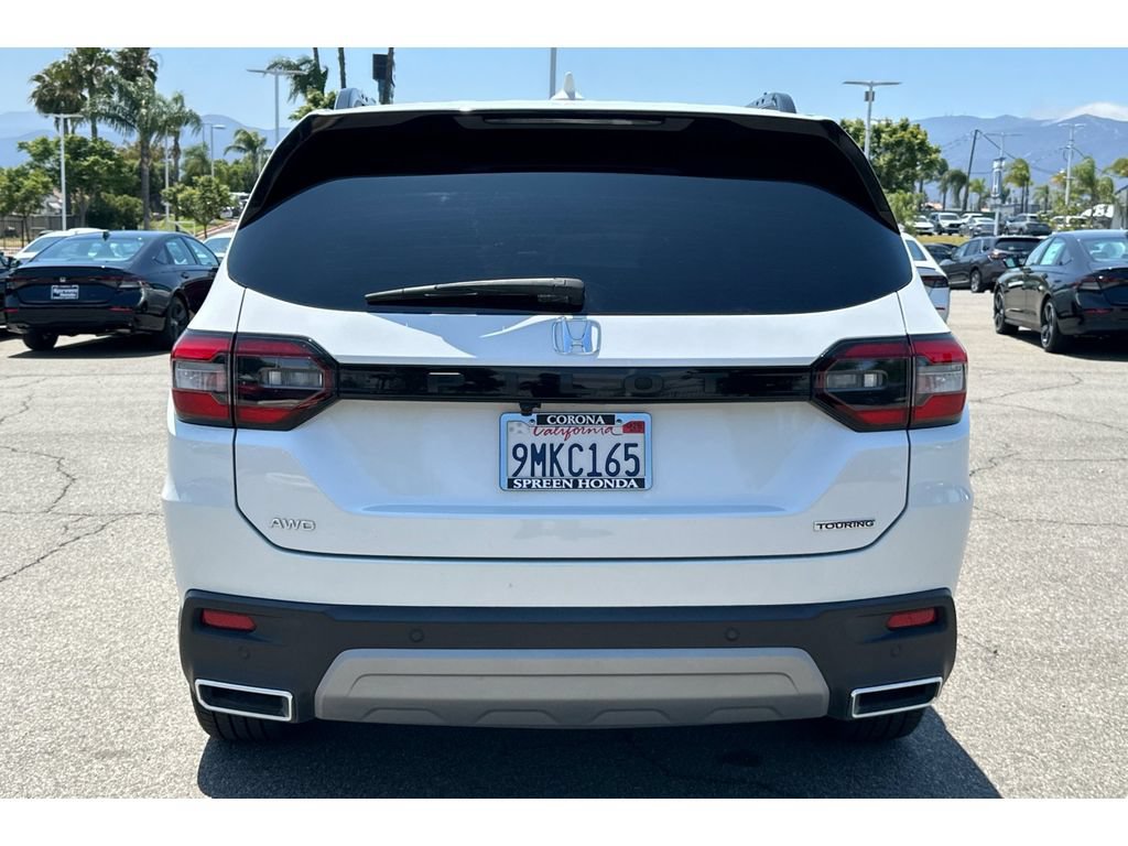 Certified 2025 Honda Pilot Touring image 4