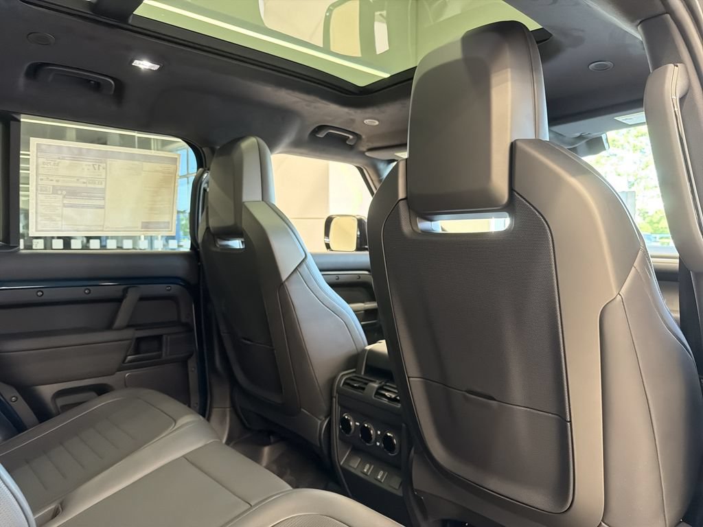 New 2026 Land Rover Defender 110 OCTA AWD/4WD image 15