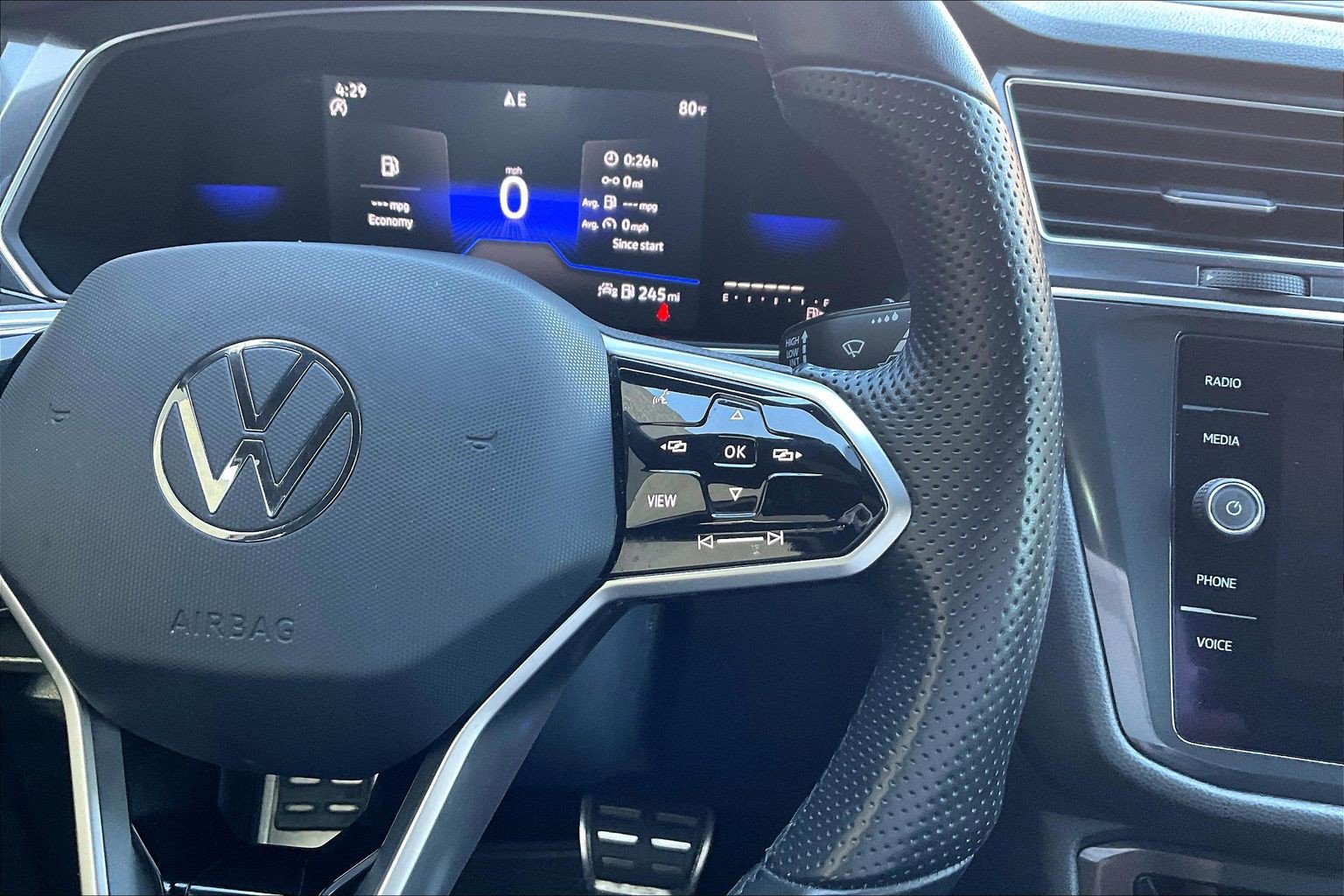 Certified 2022 Volkswagen Tiguan SE R-Line FWD image 19