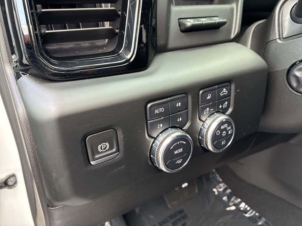 Used 2024 GMC Sierra 1500 AT4 w/ Technology Package AWD/4WD image 19