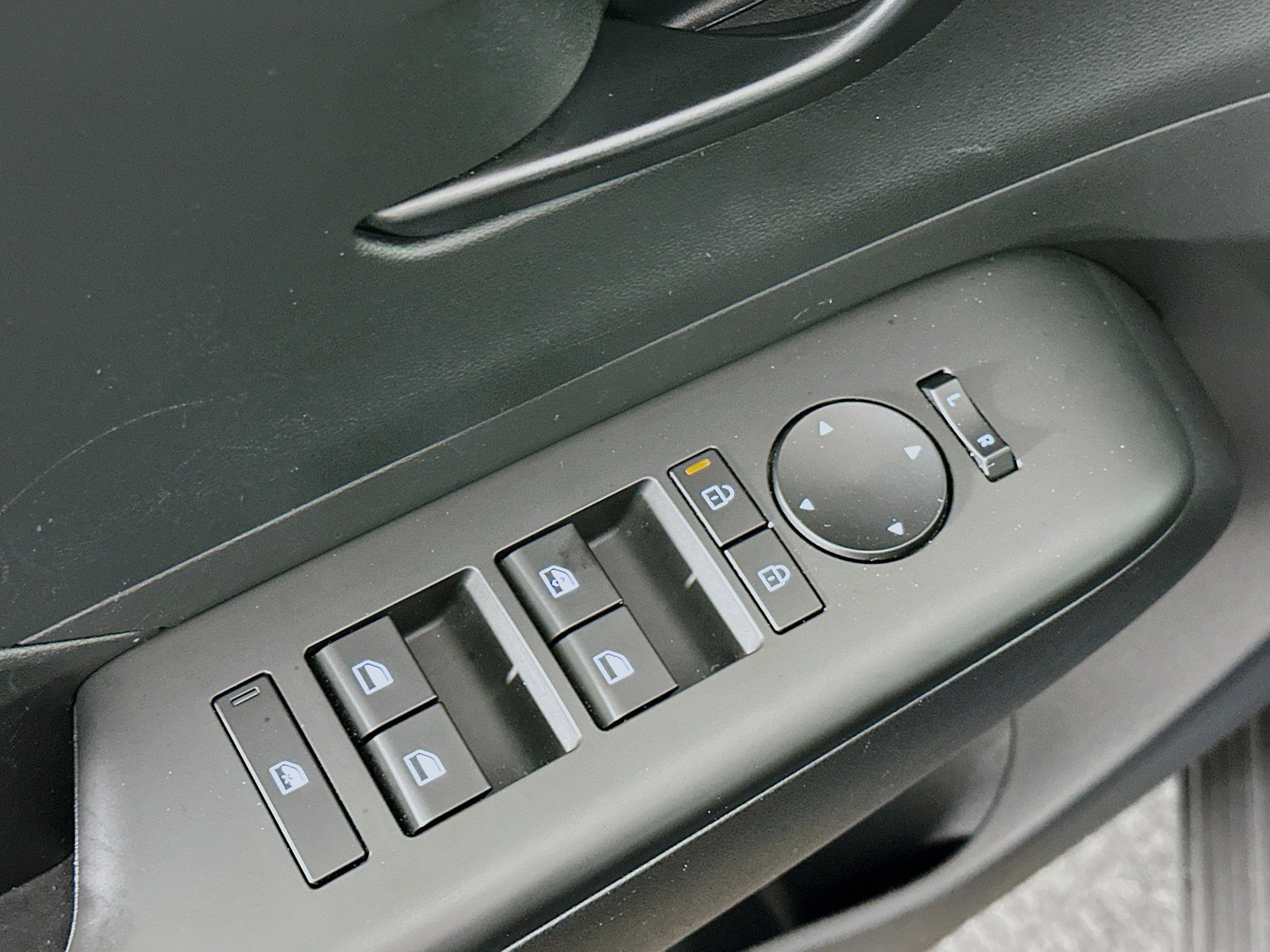 Used 2025 Hyundai Kona SEL image 15