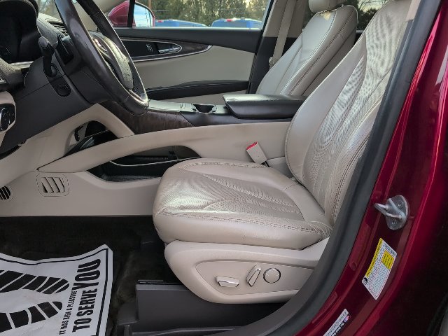 Used 2017 Lincoln MKX Reserve w/ Lincoln MKX Climate Package AWD/4WD image 39