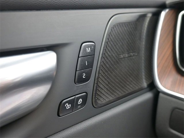 Used 2023 Volvo XC60 B5 Ultimate w/ Climate Package image 30