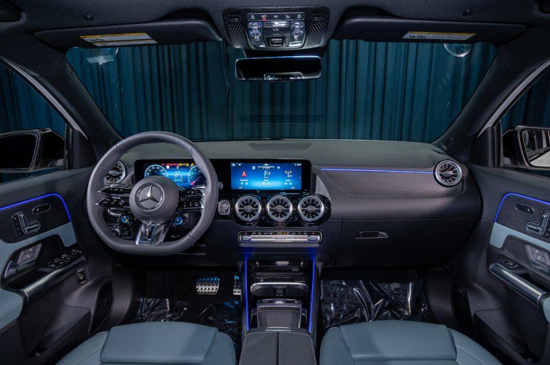 New 2026 Mercedes-Benz GLA 35 AMG 4MATIC image 14
