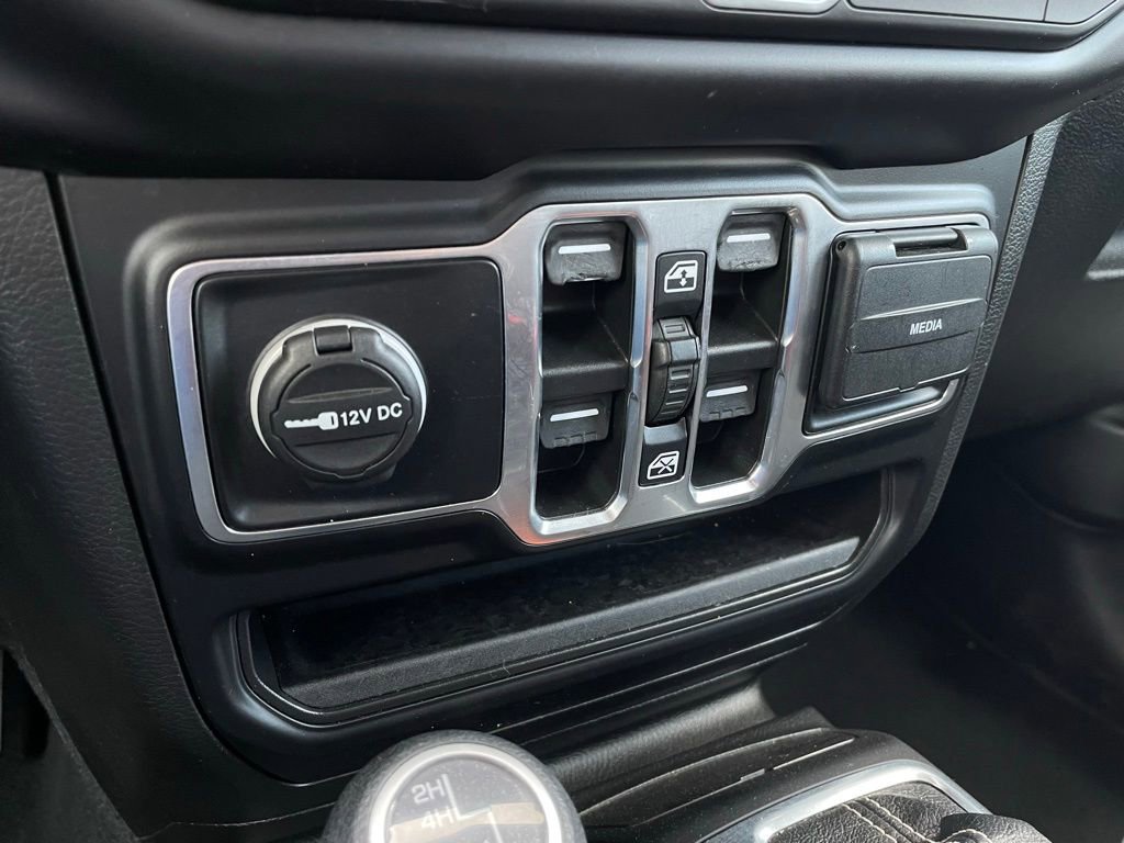 Used 2022 Jeep Wrangler Unlimited Sahara image 19